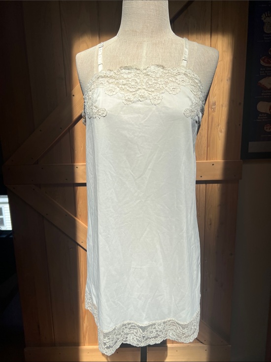 Vintage Other - EUC Vintage slip with adjustable straps size Small